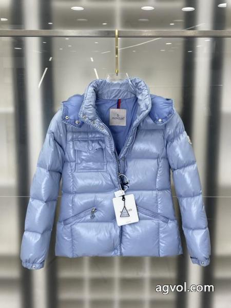 ブランド コピーMONCLERダウンジャケット最高ランク 今年の流行りファション 毎年大人気商品 4