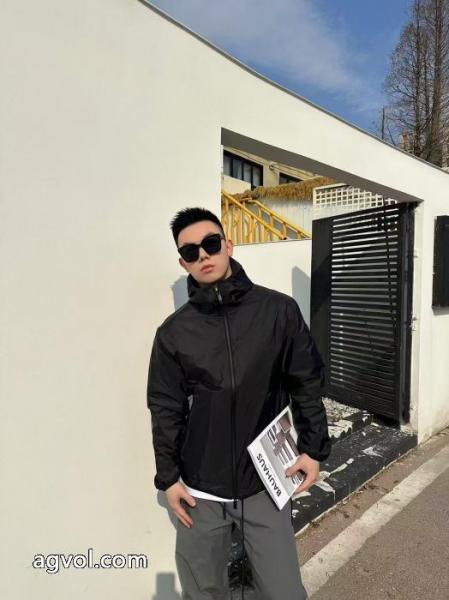 偽物 ブランド 販売ジャケットお買い得大人気 流行 毎日更新MONCLER 5 
