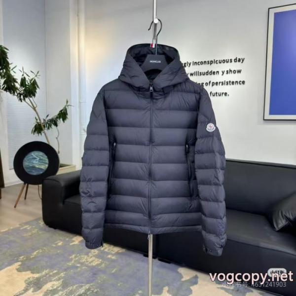 MONCLER究極な着心地 高評価の人気品 ハイグレードブランド 偽物 通販ダウンジャケット 1