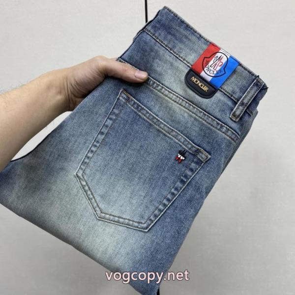 ブランド 激安MONCLER先行販売 上品な印象 トレンドを追求した新作ジーンズ 4