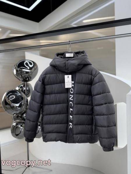 ブランド アクセサリー 激安MONCLER幅広いシーン 圧倒的な高級感 クール印象ダウンジャケット 5