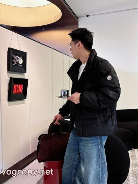 ダウンジャケット特価価格 累積売上額第1位獲得 新商品!MONCLERコピー 商品 販売 2