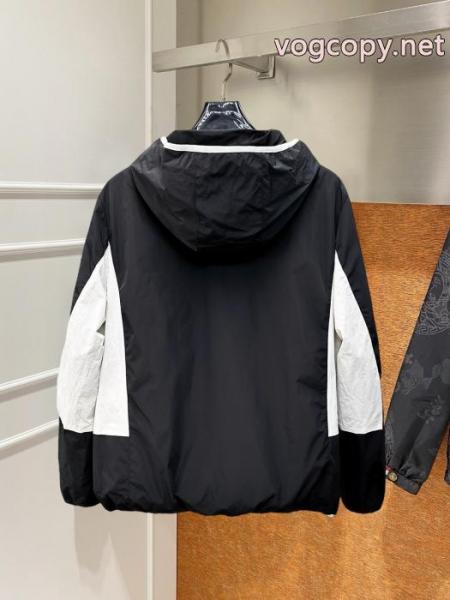 冬らしい品格が漂う 雑誌掲載 追跡ありMONCLERジャケットブランド コピー 通販 1