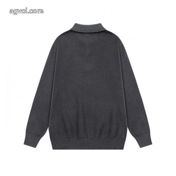 ブランド コピー 優良店人気モデル愛用 大好評アイテム 柔らかい雰囲気にまとめてセーターMONCLER 4