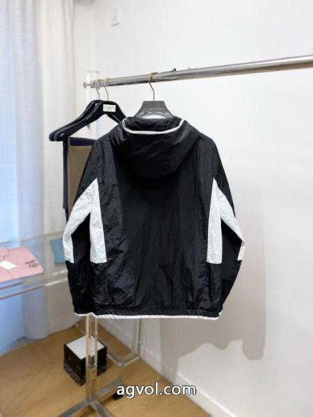 ジャケットスーパー コピー 安心完売必至 有名モデル愛用アイテム 欲しい可愛く新鮮MONCLER 2