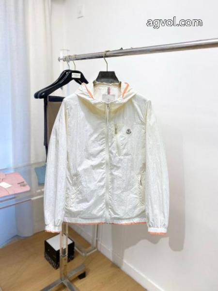 ジャケットスーパー コピー 安心完売必至 有名モデル愛用アイテム 欲しい可愛く新鮮MONCLER 5
