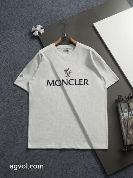 冬に最強アイテム 新作数量限定セール 高品質 人気 2026ブランド コピーMONCLER半袖Tシャツ 1