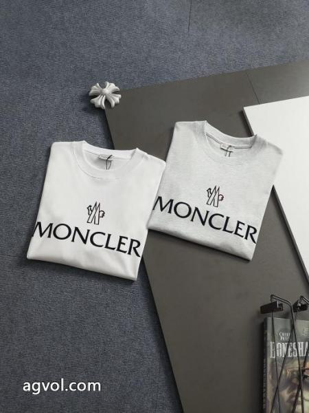 冬に最強アイテム 新作数量限定セール 高品質 人気 2026ブランド コピーMONCLER半袖Tシャツ 3