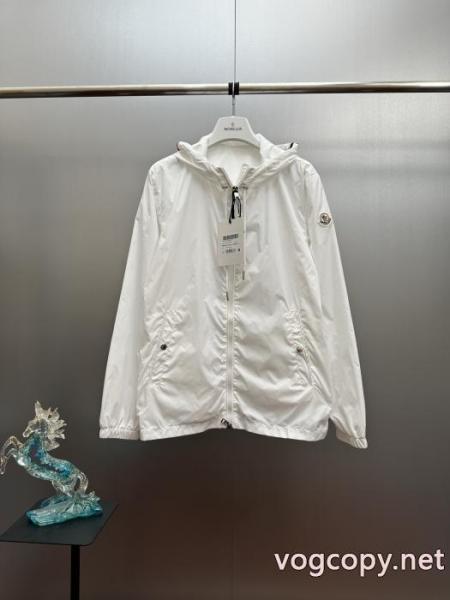 ジャケット雑誌で話題の商品 新作で希少 必見素敵お上品MONCLER偽物 通販 1