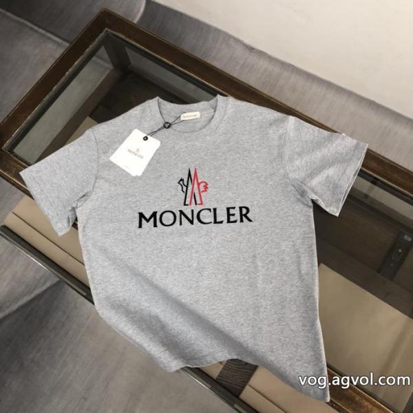 コピー 通販清潔感のある肌見せ ギフトにオススメ 春先に注目を集めるシャツMONCLER.. 0 