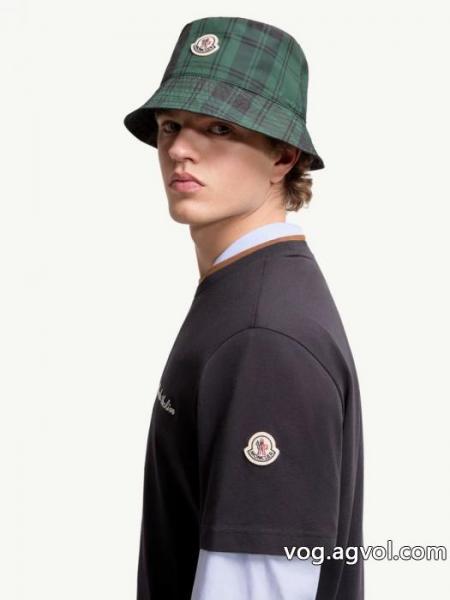 ホリデー限定 ロゴ入り新作  20262026の定番新品ブランド 偽物 激安半袖TシャツMONCLER 0 