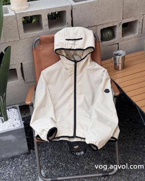 ジャケット機能的なアイテム デザイン性の高い 超大特価ブランド コピー 優良店MONCLER 0