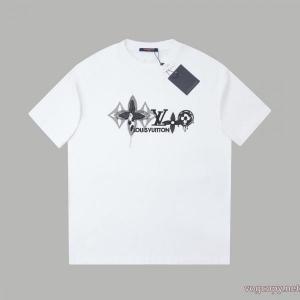 偽物 ブランド新作で希少 清潔感のある肌見せ セレブ愛用　26新作LOUIS VUITTON半袖Tシャツ