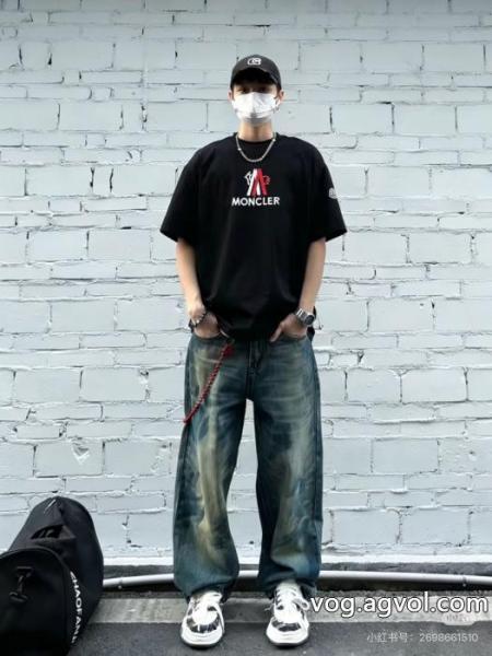 国内在庫あり 品質保証定番人気 2026夏に意外と人気な新作MONCLER半袖Tシャツブランド コピー バック 0