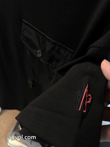 新作入荷 今季は色を使った注目新品 海外限定MONCLER半袖Tシャツコピー 商品 販売 5