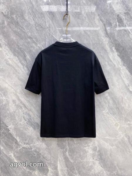 MONCLERデザイン性抜群 抜群な存在感 ユニセックスブランド コピー 品半袖Tシャツ 5