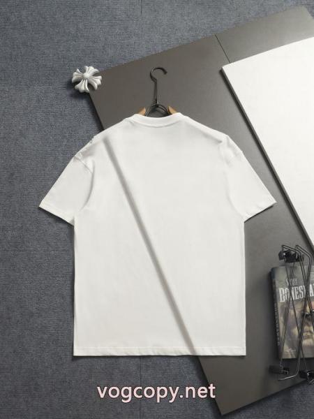 MONCLERスーパー コピー 通販年末で限定アイテム 季節の人気アイテム 新作限定上品な半袖Tシャツ 1