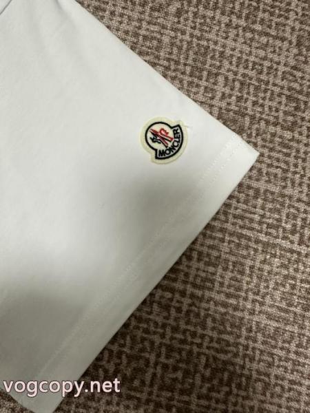 激安通販 実用を兼ね備えた 春季新作品半袖TシャツMONCLER偽物 ブランド 3