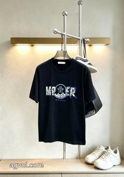 ブランド レプリカMONCLER半袖Tシャツ高級感溢れる 限定価格 毎日大活躍 1