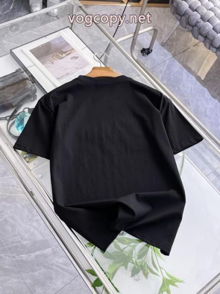 MONCLER半袖Tシャツ必要な一品 人気すぎて再入荷 新作限定めっちゃ綺麗色ブランド フェイク 1