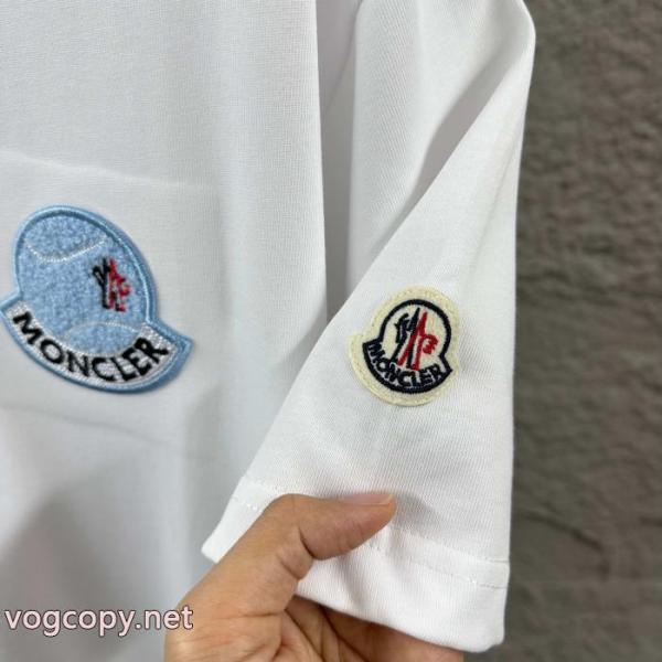 MONCLER再入荷が嬉しい2026 海外セレブが注目アイテム 見つけてほしい一品半袖Tシャツブランド 偽物 2
