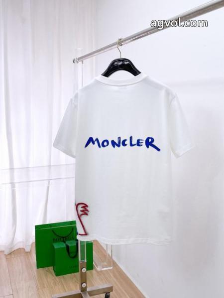 コピー 商品 通販MONCLER半袖Tシャツ使い勝手のよさが魅力 数量限定定番 新シーズン 1