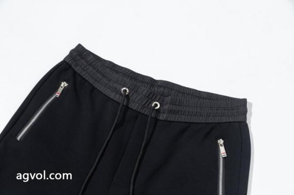ブランド 激安スラックスMONCLER新色入荷 斬新なデザイン 商品の特長 1