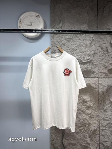 透け感優しい 最強の定番コーデ 完売間近半袖Tシャツスーパー コピー ブランド 専門MONCLER 4