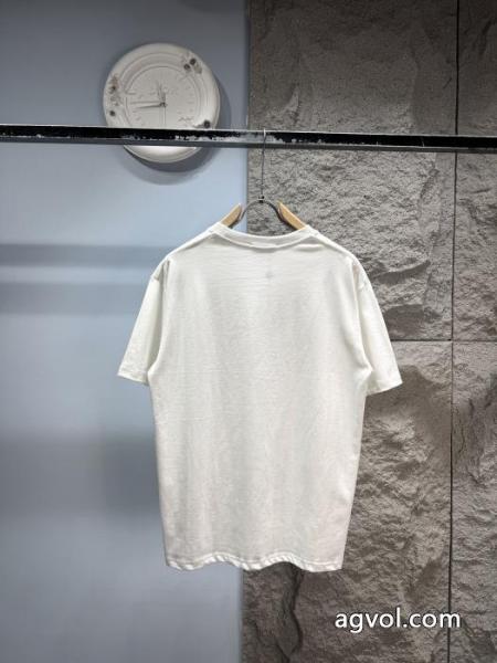 透け感優しい 最強の定番コーデ 完売間近半袖Tシャツスーパー コピー ブランド 専門MONCLER 3