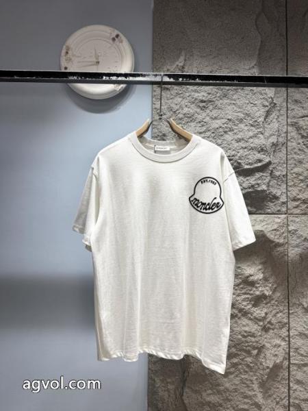 芸能人愛用 人気販売中 男女通用MONCLERコピー ブランド 優良半袖Tシャツ 4