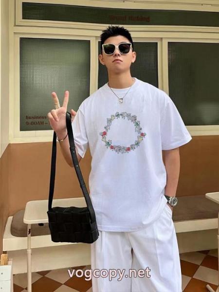 MONCLER落ち着いた大人の雰囲気に 限定品 人気No.1 優等品ブランド スーパー コピー半袖Tシャツ 5 