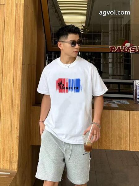 MONCLER半袖Tシャツ早い者勝ち 肌触りが良い 夏大人気のアイテムブランド コピー バック 2