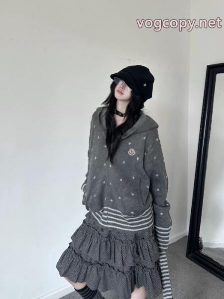 偽物 ブランド著名人愛用 デイリー使いに最適 爆発的な人気MONCLERコート 1