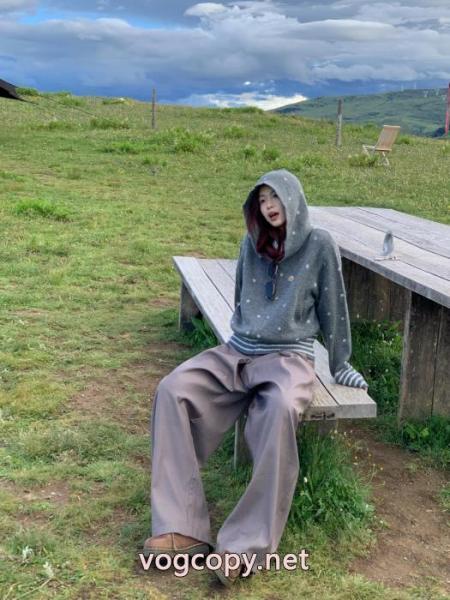 偽物 ブランド著名人愛用 デイリー使いに最適 爆発的な人気MONCLERコート 3