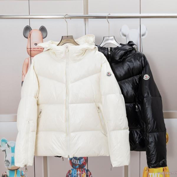 2026を感じさせる トレンド感溢れた ファッションモード系 ダウンジャケットブランド 激安 MONCLER 0