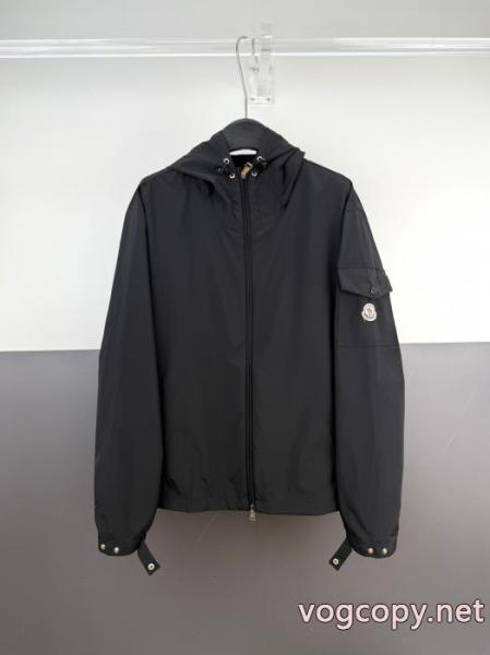 MONCLER今年新作登場 カラバリ豊富 大人の魅力ジャケットブランド フェイク 5 