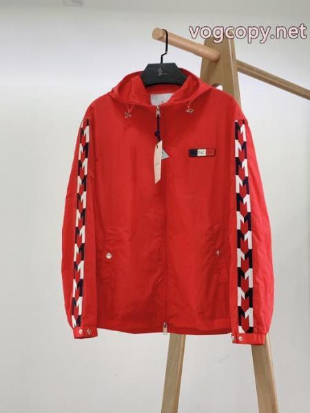 上品保証 2026年人気商品 上品カジュアルな雰囲気にブランド コピーMONCLERジャケット 1