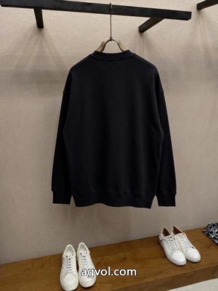 MONCLER完売間近 一番素敵 雑誌掲載 こだわり高級パーカーブランド コピー 品 2