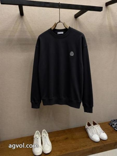 MONCLER完売間近 一番素敵 雑誌掲載 こだわり高級パーカーブランド コピー 品 4