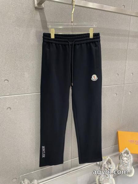 完売必至 着回し力抜群のシンプル 最新入荷セットブランド 品 スーパー コピーMONCLER 1