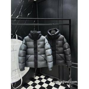 ダウンジャケット主役になる存在感  最新作入荷 大人でお上品モンクレール偽 ブランド ..