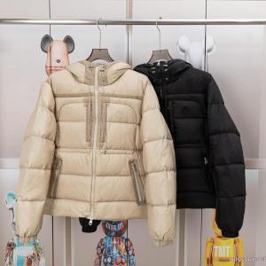 ダウンジャケット偽 ブランド 販売海外限定評価いい 肌寒い季節に欠かせない 高級感溢るMONCLER
